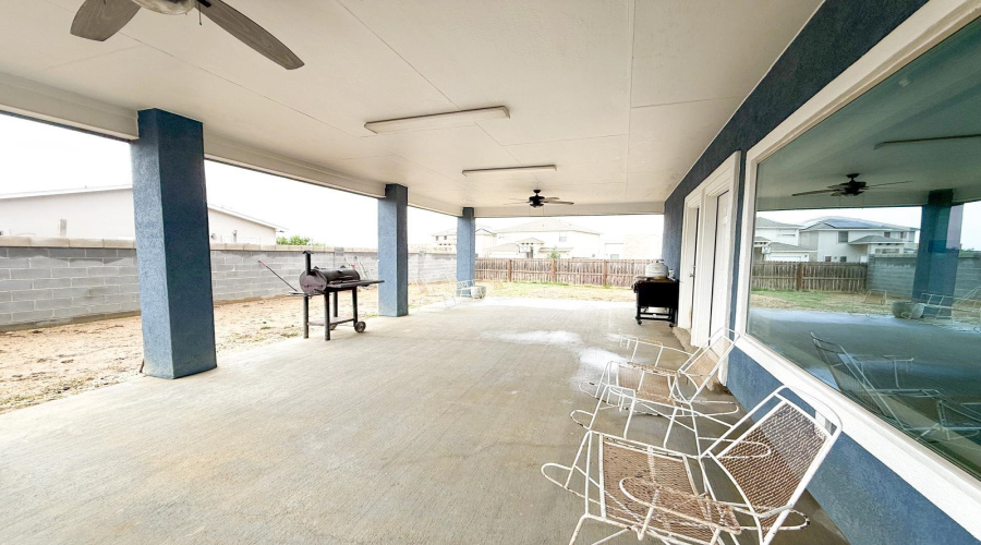 4226 Lorisa, Laredo, Texas 78046, 5 Bedrooms Bedrooms, 9 Rooms Rooms,3 BathroomsBathrooms,Residential,For Sale,4226 Lorisa,20261867