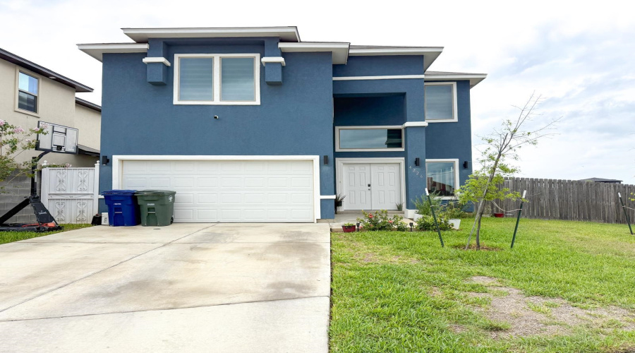 4226 Lorisa, Laredo, Texas 78046, 5 Bedrooms Bedrooms, 9 Rooms Rooms,3 BathroomsBathrooms,Residential,For Sale,4226 Lorisa,20261867