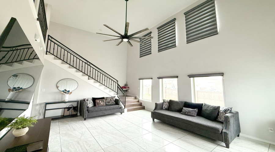 4226 Lorisa, Laredo, Texas 78046, 5 Bedrooms Bedrooms, 9 Rooms Rooms,3 BathroomsBathrooms,Residential,For Sale,4226 Lorisa,20261867