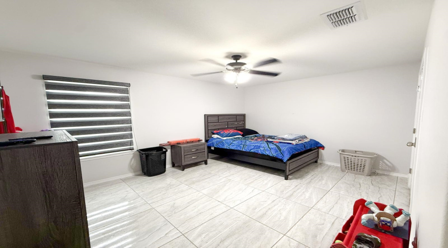 4226 Lorisa, Laredo, Texas 78046, 5 Bedrooms Bedrooms, 9 Rooms Rooms,3 BathroomsBathrooms,Residential,For Sale,4226 Lorisa,20261867