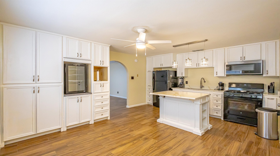 1312 Johnson Dr, Laredo, Texas 78046, 3 Bedrooms Bedrooms, 5 Rooms Rooms,2 BathroomsBathrooms,Residential,For Sale,1312 Johnson Dr,20261871