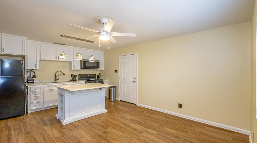 1312 Johnson Dr, Laredo, Texas 78046, 3 Bedrooms Bedrooms, 5 Rooms Rooms,2 BathroomsBathrooms,Residential,For Sale,1312 Johnson Dr,20261871