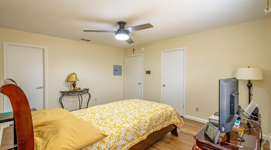 1312 Johnson Dr, Laredo, Texas 78046, 3 Bedrooms Bedrooms, 5 Rooms Rooms,2 BathroomsBathrooms,Residential,For Sale,1312 Johnson Dr,20261871