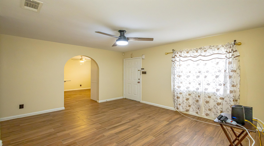 1312 Johnson Dr, Laredo, Texas 78046, 3 Bedrooms Bedrooms, 5 Rooms Rooms,2 BathroomsBathrooms,Residential,For Sale,1312 Johnson Dr,20261871