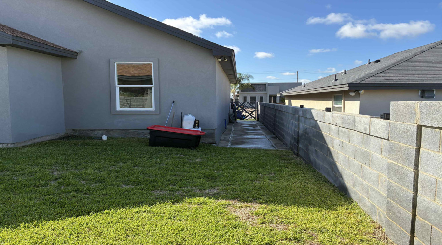 1622 Bilbao Dr., LAREDO, Texas 78046-8949, 4 Bedrooms Bedrooms, 6 Rooms Rooms,2 BathroomsBathrooms,Residential,For Sale,1622 Bilbao Dr.,20261872