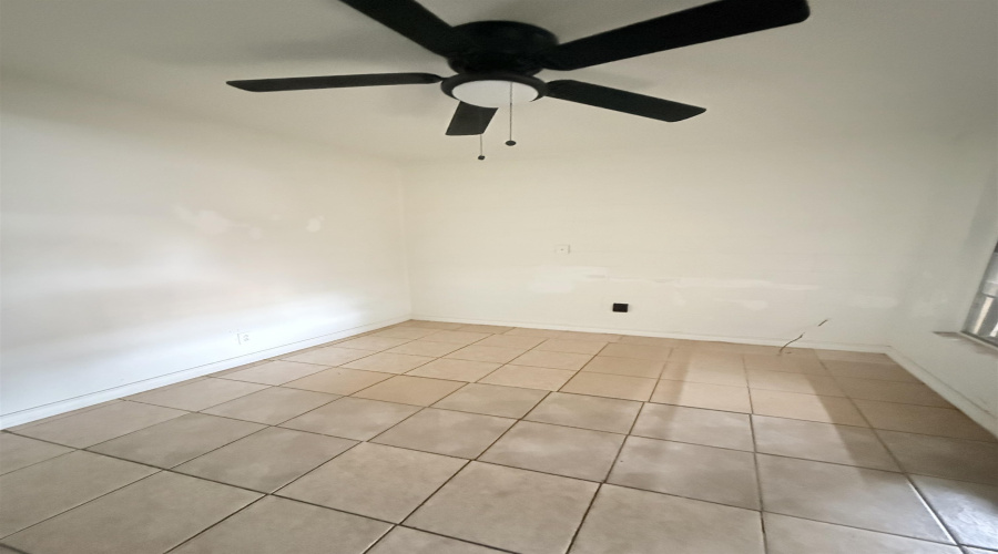 3315 San Agustin Ave, LAREDO, Texas 78040, 1 Bedroom Bedrooms, 2 Rooms Rooms,1 BathroomBathrooms,Residential,For Rent,3315 San Agustin Ave,20261876