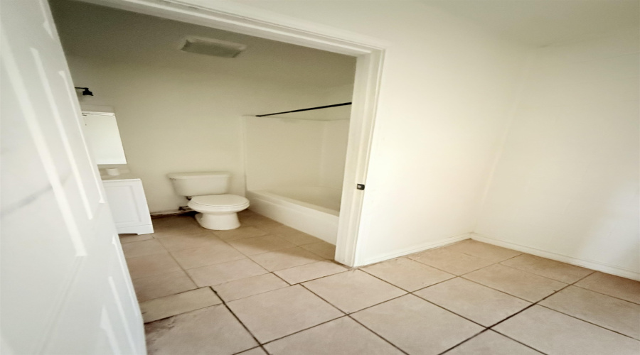 3315 San Agustin Ave, LAREDO, Texas 78040, 1 Bedroom Bedrooms, 2 Rooms Rooms,1 BathroomBathrooms,Residential,For Rent,3315 San Agustin Ave,20261876