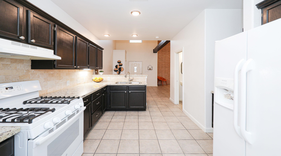 2445 Monarch Dr, Laredo, Texas 78045, 3 Bedrooms Bedrooms, 6 Rooms Rooms,2 BathroomsBathrooms,Residential,For Sale,2445 Monarch Dr,20261648