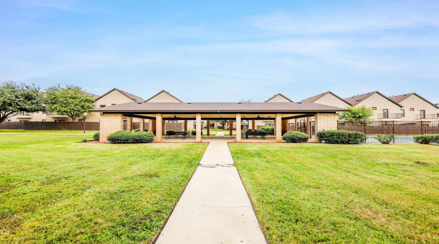 2445 Monarch Dr, Laredo, Texas 78045, 3 Bedrooms Bedrooms, 6 Rooms Rooms,2 BathroomsBathrooms,Residential,For Sale,2445 Monarch Dr,20261648