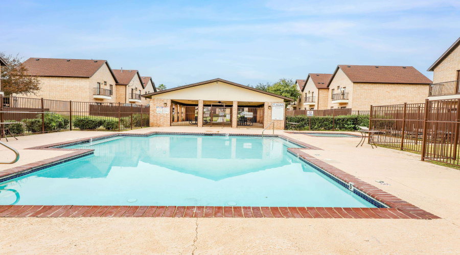 2445 Monarch Dr, Laredo, Texas 78045, 3 Bedrooms Bedrooms, 6 Rooms Rooms,2 BathroomsBathrooms,Residential,For Sale,2445 Monarch Dr,20261648