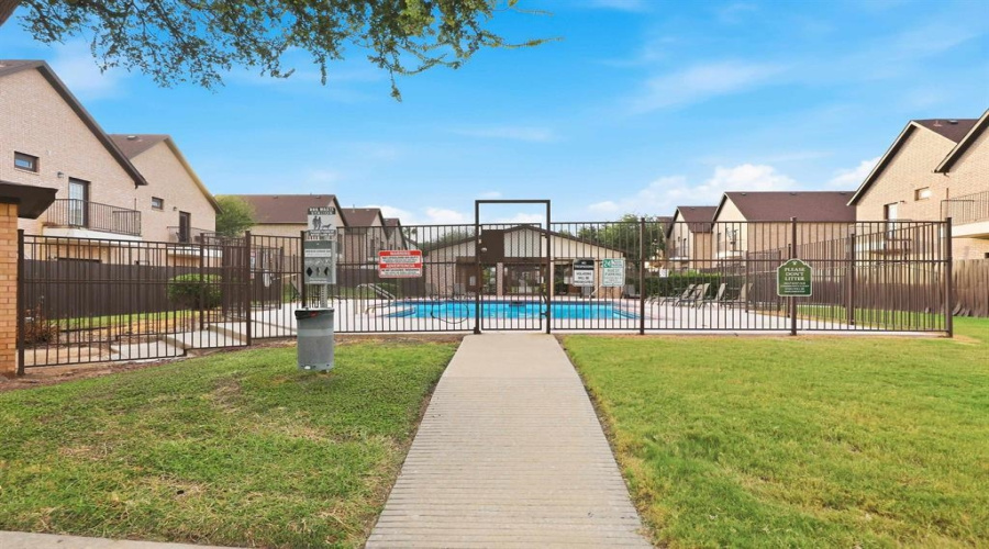 2445 Monarch Dr, Laredo, Texas 78045, 3 Bedrooms Bedrooms, 6 Rooms Rooms,2 BathroomsBathrooms,Residential,For Sale,2445 Monarch Dr,20261648