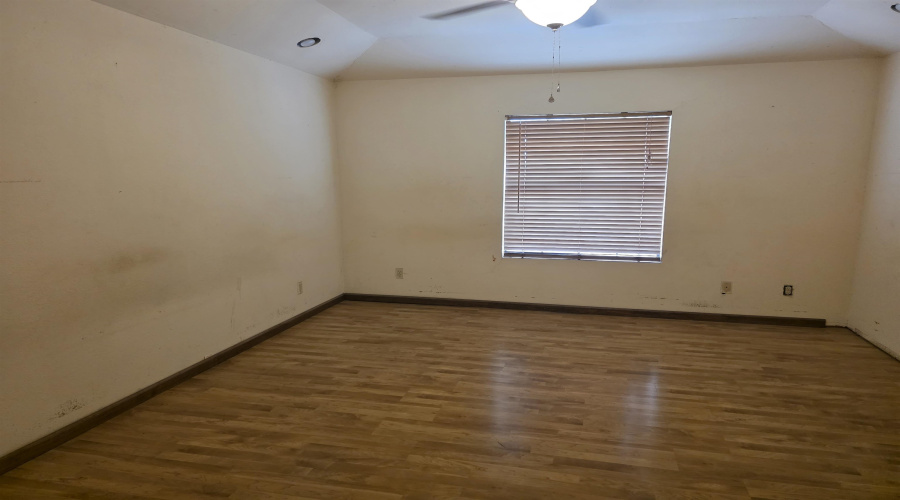 3706 Pine St, Laredo, Texas 78046, 3 Bedrooms Bedrooms, 6 Rooms Rooms,2 BathroomsBathrooms,Residential,For Sale,3706 Pine St,20261877