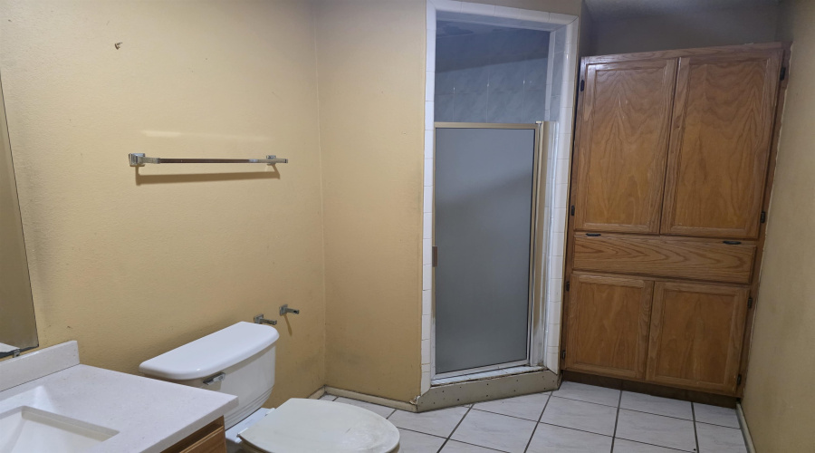 3706 Pine St, Laredo, Texas 78046, 3 Bedrooms Bedrooms, 6 Rooms Rooms,2 BathroomsBathrooms,Residential,For Sale,3706 Pine St,20261877