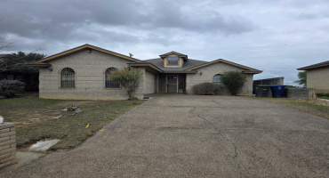 3706 Pine St, Laredo, Texas 78046, 3 Bedrooms Bedrooms, 6 Rooms Rooms,2 BathroomsBathrooms,Residential,For Sale,3706 Pine St,20261877