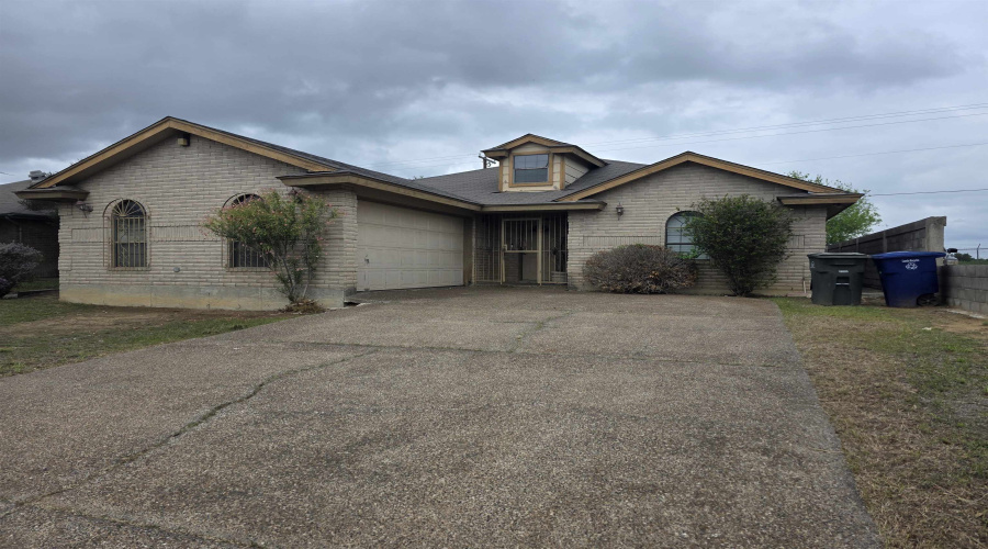 3706 Pine St, Laredo, Texas 78046, 3 Bedrooms Bedrooms, 6 Rooms Rooms,2 BathroomsBathrooms,Residential,For Sale,3706 Pine St,20261877