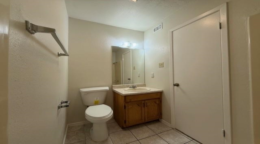 1502 San Pedro St, Laredo, Texas 78041, 2 Bedrooms Bedrooms, 4 Rooms Rooms,1 BathroomBathrooms,Residential,For Rent,1502 San Pedro St,20261878