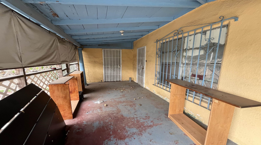 3505 Santa Maria Ave, Laredo, Texas 78041, 4 Bedrooms Bedrooms, 6 Rooms Rooms,1 BathroomBathrooms,Residential,For Sale,3505 Santa Maria Ave,20261879