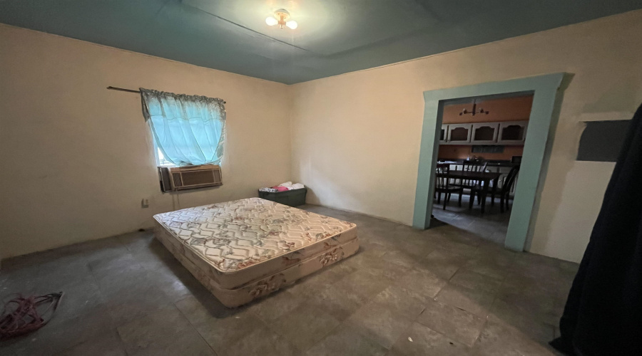 3505 Santa Maria Ave, Laredo, Texas 78041, 4 Bedrooms Bedrooms, 6 Rooms Rooms,1 BathroomBathrooms,Residential,For Sale,3505 Santa Maria Ave,20261879