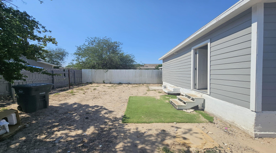 1319 Santa Maria Ave, Laredo, Texas 78040, 2 Bedrooms Bedrooms, 3 Rooms Rooms,1 BathroomBathrooms,Residential,For Rent,1319 Santa Maria Ave,20261880