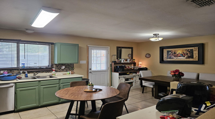 2230 Mina Verde Rd, Laredo, Texas 78041, 3 Bedrooms Bedrooms, 5 Rooms Rooms,2 BathroomsBathrooms,Residential,For Sale,2230 Mina Verde Rd,20261881