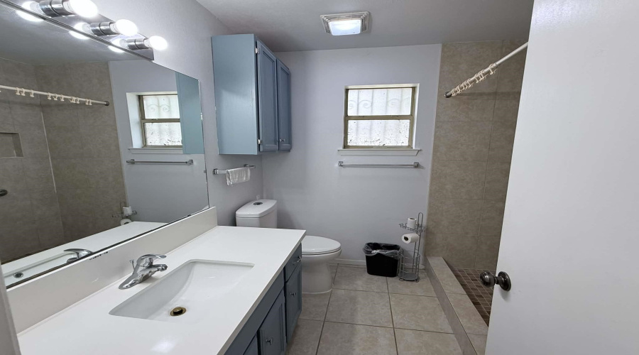 1709 Kingwood Dr, Laredo, Texas 78045, 3 Bedrooms Bedrooms, 5 Rooms Rooms,2 BathroomsBathrooms,Residential,For Rent,1709 Kingwood Dr,20261882