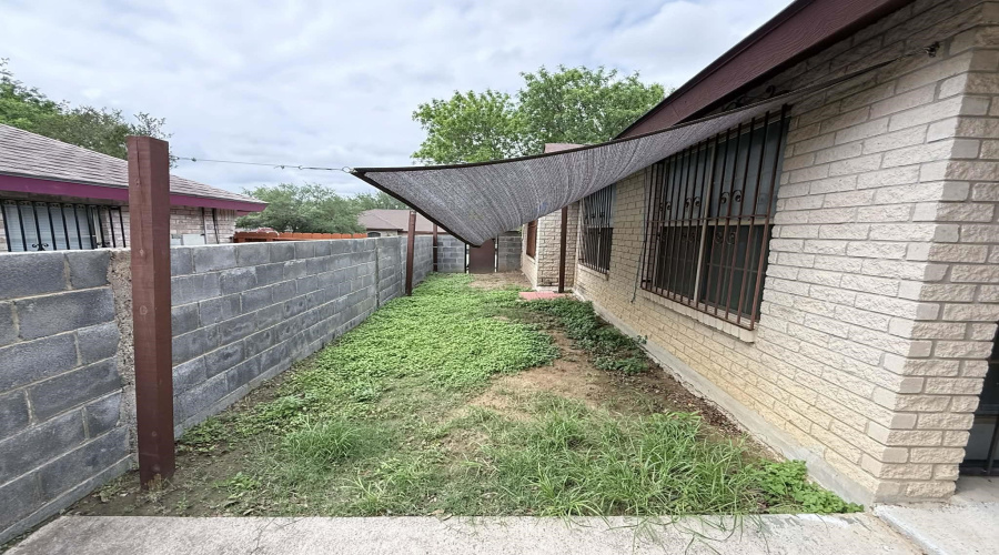 1709 Kingwood Dr, Laredo, Texas 78045, 3 Bedrooms Bedrooms, 5 Rooms Rooms,2 BathroomsBathrooms,Residential,For Rent,1709 Kingwood Dr,20261882