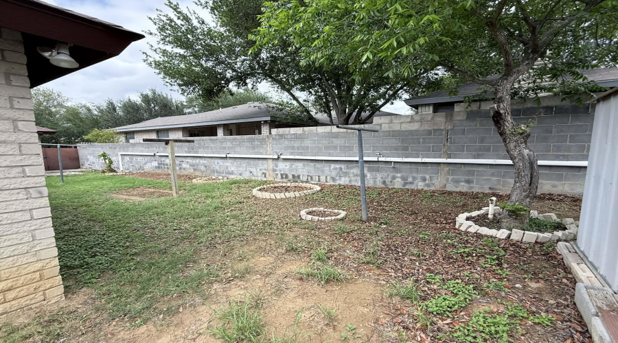 1709 Kingwood Dr, Laredo, Texas 78045, 3 Bedrooms Bedrooms, 5 Rooms Rooms,2 BathroomsBathrooms,Residential,For Rent,1709 Kingwood Dr,20261882