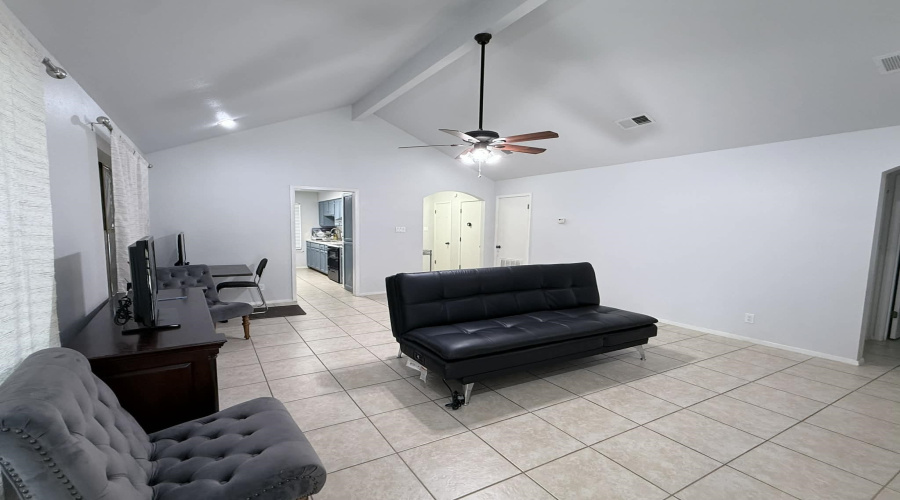 1709 Kingwood Dr, Laredo, Texas 78045, 3 Bedrooms Bedrooms, 5 Rooms Rooms,2 BathroomsBathrooms,Residential,For Rent,1709 Kingwood Dr,20261882