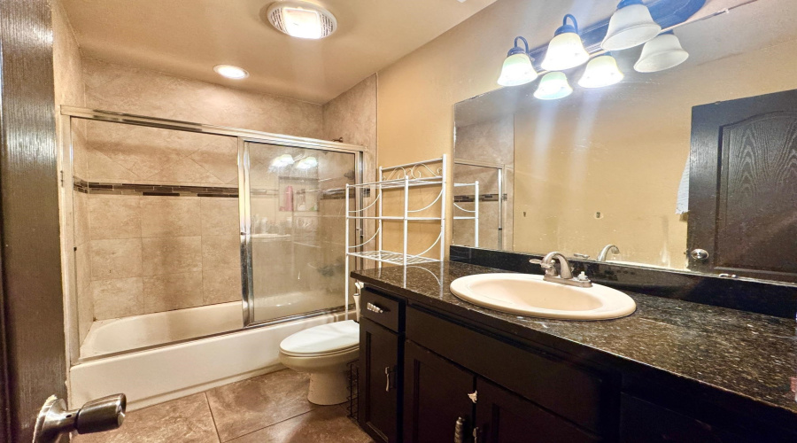 413 Soubirous Rd, LAREDO, Texas 78045, 4 Bedrooms Bedrooms, 7 Rooms Rooms,2 BathroomsBathrooms,Residential,For Sale,413 Soubirous Rd,20261883