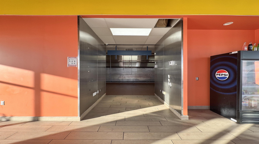 2510 Jacaman Rd, Laredo, Texas 78041, 1 Room Rooms,2 BathroomsBathrooms,Commercial retail/office,For Rent,2510 Jacaman Rd,20261885