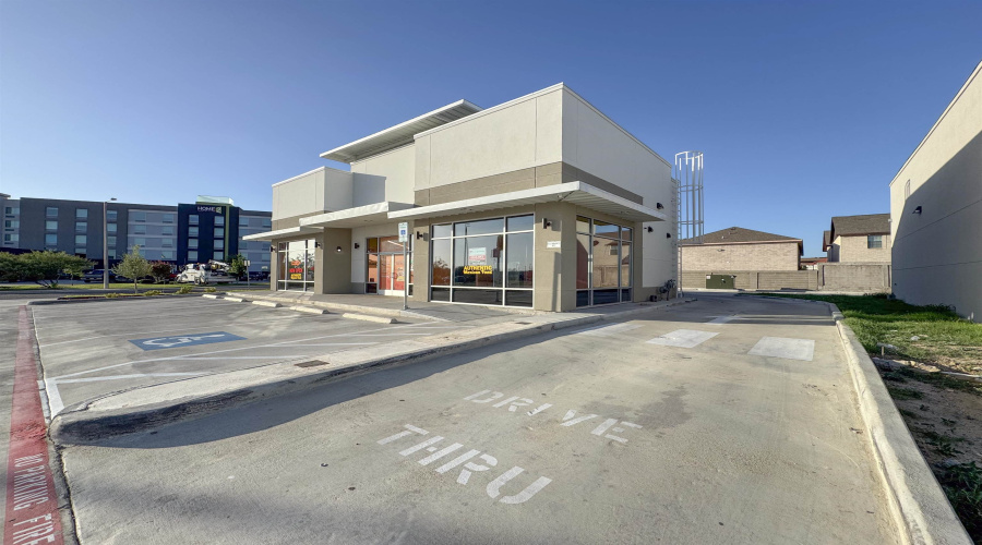 2510 Jacaman Rd, Laredo, Texas 78041, 1 Room Rooms,2 BathroomsBathrooms,Commercial retail/office,For Rent,2510 Jacaman Rd,20261885