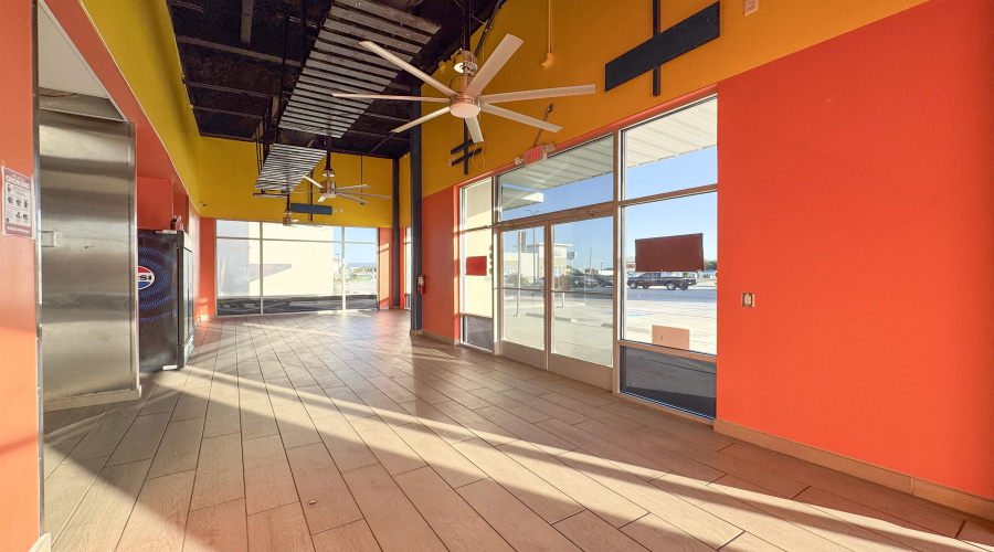 2510 Jacaman Rd, Laredo, Texas 78041, 1 Room Rooms,2 BathroomsBathrooms,Commercial retail/office,For Rent,2510 Jacaman Rd,20261885