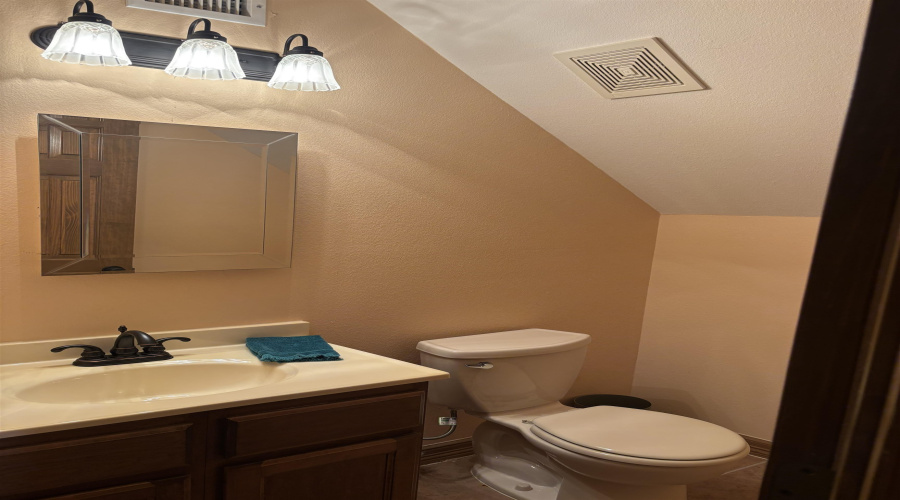 809 North Oscar, Hebbronville, Texas 78361, 2 Bedrooms Bedrooms, 6 Rooms Rooms,2 BathroomsBathrooms,Residential,For Sale,809 North Oscar,20261886