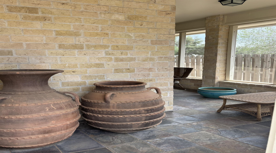 809 North Oscar, Hebbronville, Texas 78361, 2 Bedrooms Bedrooms, 6 Rooms Rooms,2 BathroomsBathrooms,Residential,For Sale,809 North Oscar,20261886