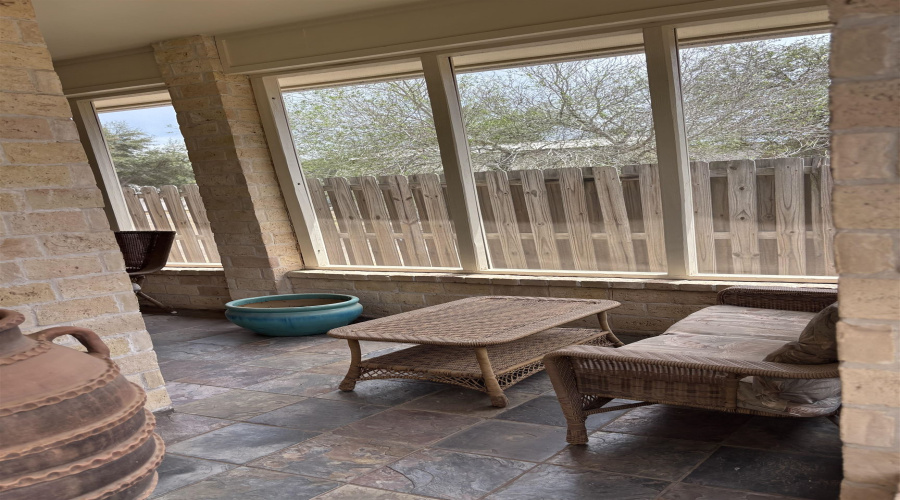809 North Oscar, Hebbronville, Texas 78361, 2 Bedrooms Bedrooms, 6 Rooms Rooms,2 BathroomsBathrooms,Residential,For Sale,809 North Oscar,20261886