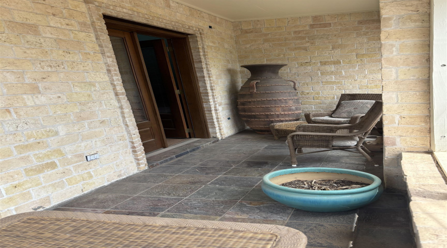 809 North Oscar, Hebbronville, Texas 78361, 2 Bedrooms Bedrooms, 6 Rooms Rooms,2 BathroomsBathrooms,Residential,For Sale,809 North Oscar,20261886