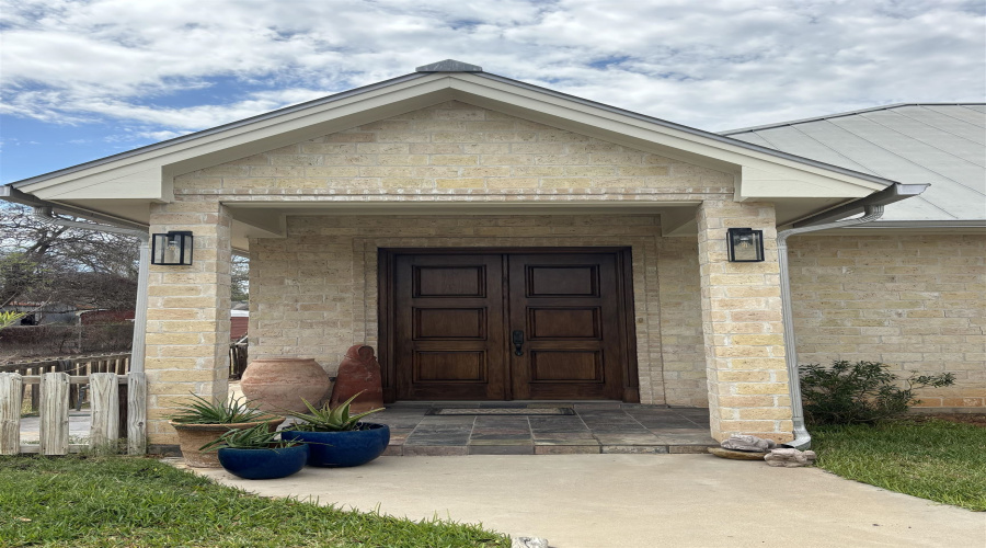 809 North Oscar, Hebbronville, Texas 78361, 2 Bedrooms Bedrooms, 6 Rooms Rooms,2 BathroomsBathrooms,Residential,For Sale,809 North Oscar,20261886