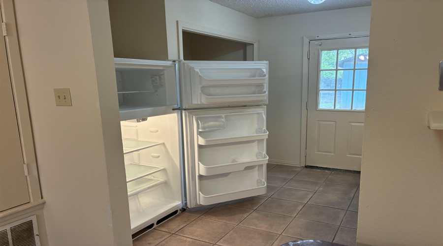 1219 Truman Ln, LAREDO, Texas 78046, 2 Bedrooms Bedrooms, 4 Rooms Rooms,1 BathroomBathrooms,Residential,For Rent,1219 Truman Ln,20261888