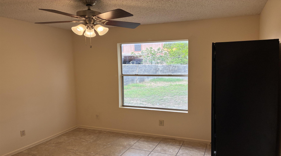 1219 Truman Ln, LAREDO, Texas 78046, 2 Bedrooms Bedrooms, 4 Rooms Rooms,1 BathroomBathrooms,Residential,For Rent,1219 Truman Ln,20261888
