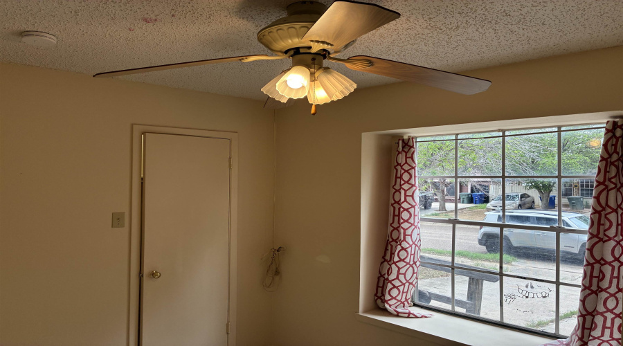 1219 Truman Ln, LAREDO, Texas 78046, 2 Bedrooms Bedrooms, 4 Rooms Rooms,1 BathroomBathrooms,Residential,For Rent,1219 Truman Ln,20261888