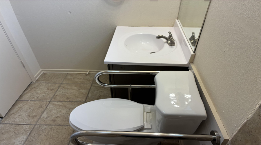 1219 Truman Ln, LAREDO, Texas 78046, 2 Bedrooms Bedrooms, 4 Rooms Rooms,1 BathroomBathrooms,Residential,For Rent,1219 Truman Ln,20261888