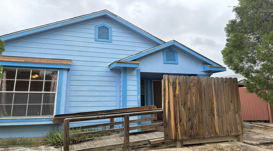 1219 Truman Ln, LAREDO, Texas 78046, 2 Bedrooms Bedrooms, 4 Rooms Rooms,1 BathroomBathrooms,Residential,For Rent,1219 Truman Ln,20261888