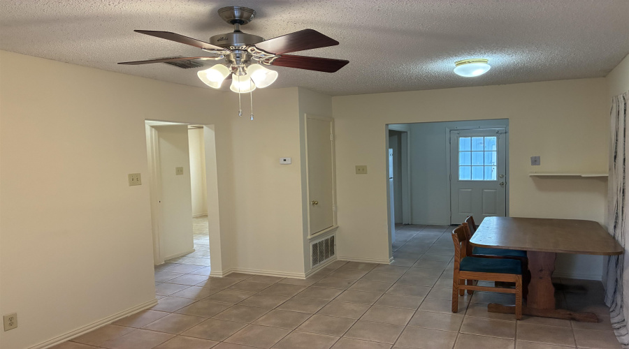 1219 Truman Ln, LAREDO, Texas 78046, 2 Bedrooms Bedrooms, 4 Rooms Rooms,1 BathroomBathrooms,Residential,For Rent,1219 Truman Ln,20261888