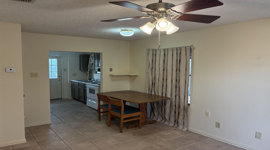 1219 Truman Ln, LAREDO, Texas 78046, 2 Bedrooms Bedrooms, 4 Rooms Rooms,1 BathroomBathrooms,Residential,For Rent,1219 Truman Ln,20261888