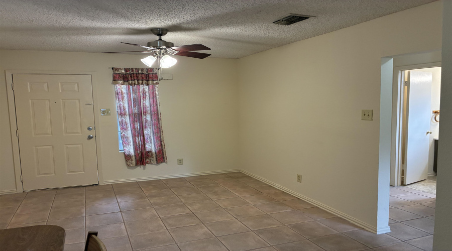 1219 Truman Ln, LAREDO, Texas 78046, 2 Bedrooms Bedrooms, 4 Rooms Rooms,1 BathroomBathrooms,Residential,For Rent,1219 Truman Ln,20261888