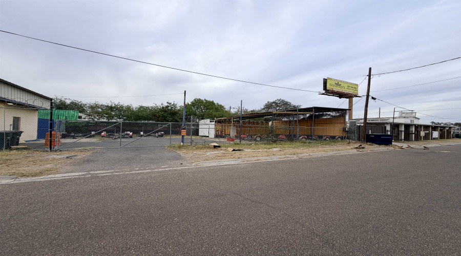 2201 San Bernardo Ave, Laredo, Texas 78040, 1 Room Rooms,1 BathroomBathrooms,Commercial retail/office,For Sale,2201 San Bernardo Ave,20261893