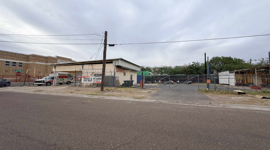 2201 San Bernardo Ave, Laredo, Texas 78040, 1 Room Rooms,1 BathroomBathrooms,Commercial retail/office,For Sale,2201 San Bernardo Ave,20261893