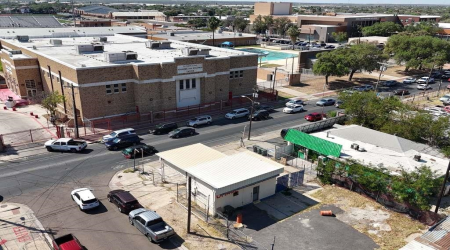 2201 San Bernardo Ave, Laredo, Texas 78040, 1 Room Rooms,1 BathroomBathrooms,Commercial retail/office,For Sale,2201 San Bernardo Ave,20261893