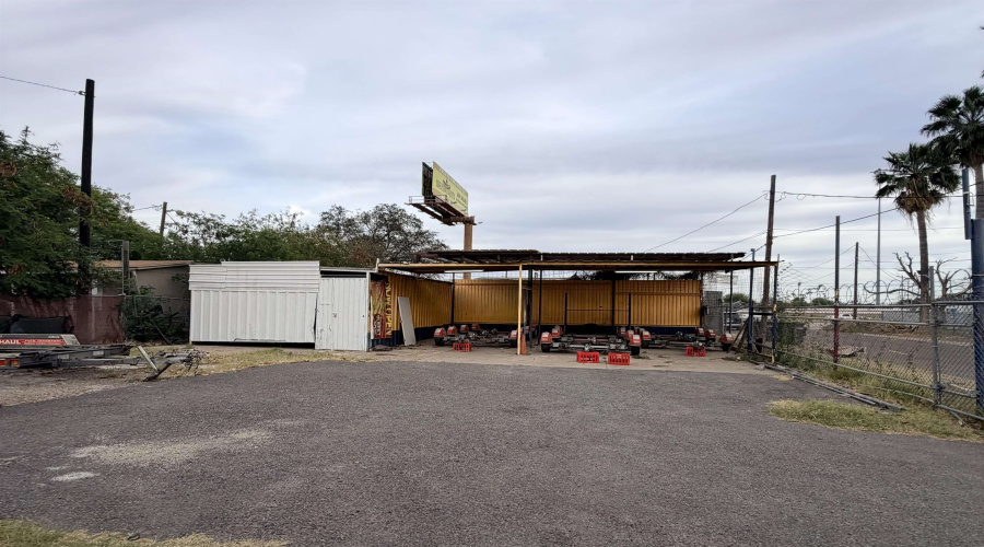 2201 San Bernardo Ave, Laredo, Texas 78040, 1 Room Rooms,1 BathroomBathrooms,Commercial retail/office,For Sale,2201 San Bernardo Ave,20261893