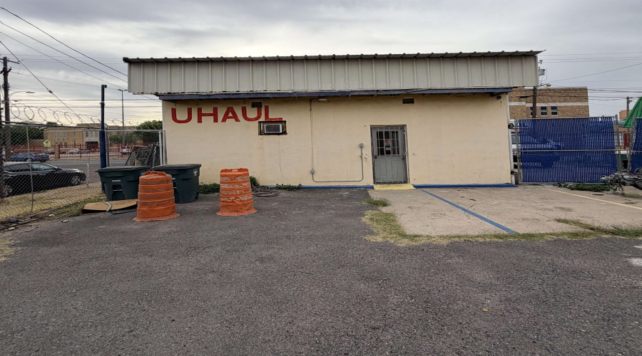 2201 San Bernardo Ave, Laredo, Texas 78040, 1 Room Rooms,1 BathroomBathrooms,Commercial retail/office,For Sale,2201 San Bernardo Ave,20261893